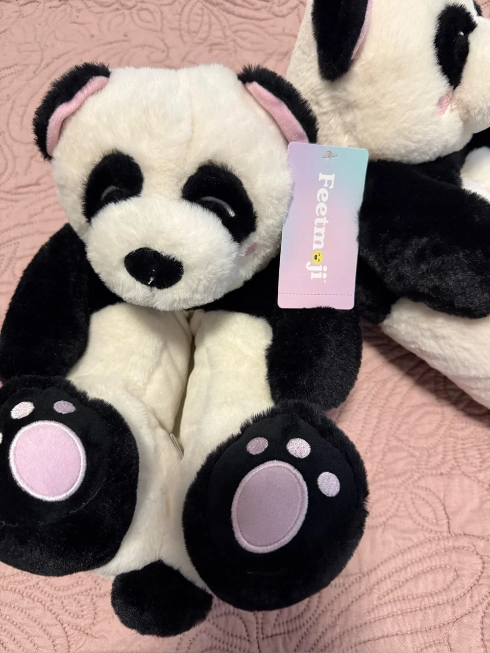 Feetmoji adorable black